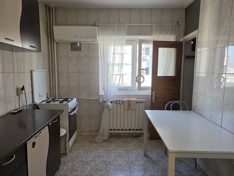 Calea Vitan, 5 minute Mall Vitan, chiar Agatha Barsescu,