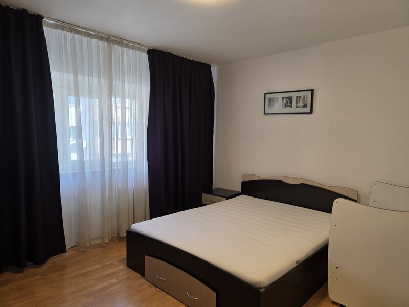 Calea Vitan, 5 minute Mall Vitan, chiar Agatha Barsescu,