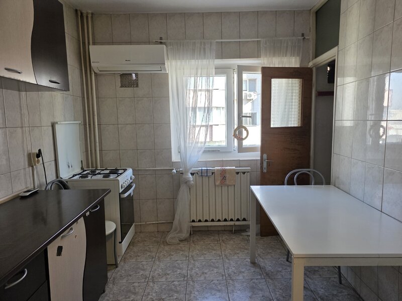 Calea Vitan, 5 minute Mall Vitan, chiar Agatha Barsescu,