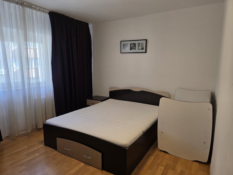 Calea Vitan, 5 minute Mall Vitan, chiar Agatha Barsescu,